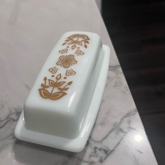 Vintage Pyrex Butterfly Gold Collectible 60’s/70’s - Picture 7 of 7